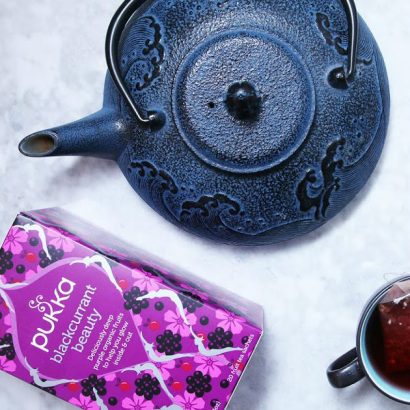Infusión Ecológica "Belleza de Grosella Negra" - Pukka - 20 bolsitas - Imagen 2