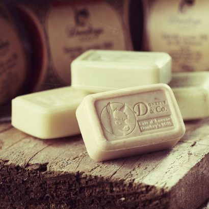 Jabón de Leche de Burra con Flor de Lavanda y Espelta - Donkeys & Co - 100 g - Imagen 3